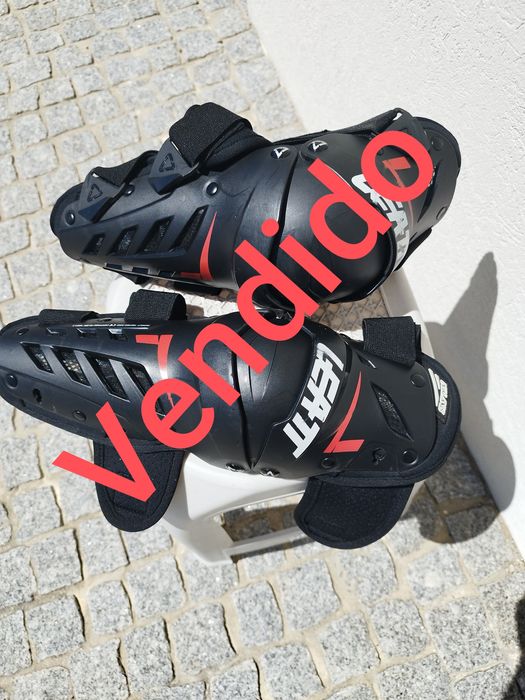 Vários equipamentos de enduro