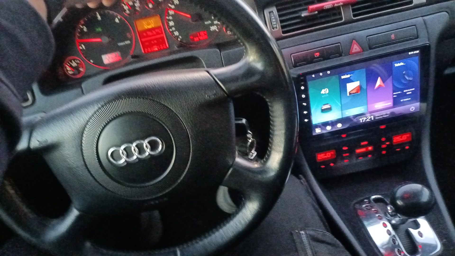 Audi A6 2.5cc V6 TDI com 210cv