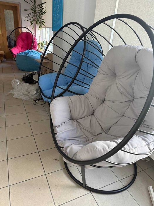 ПРОДАЖ вживаних меблів,столи,тумби,крісла,шафи,сьільці,комоди,стелажі