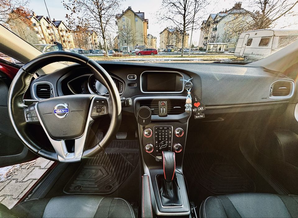 2016 Volvo V40 2.0 D2 Automat - Geatronic Momentum Business