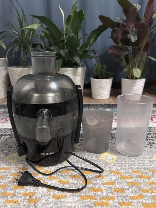 Соковитискач Philips HR1832/02