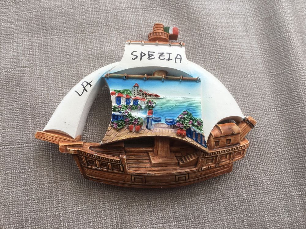 Magnes ceramiczny 3D na lodówkę z Włoch - La Spezia Włochy - statek