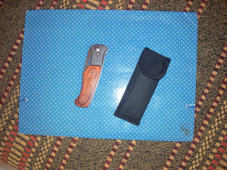 Nóż sprężynowy -nowy