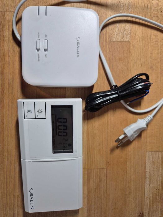 Bezprzewodowy, natynkowy, elektroniczny termostat SALUS 091FLRFv2
