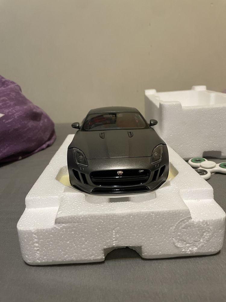 Jaguar F-type R 1:18 Autoart