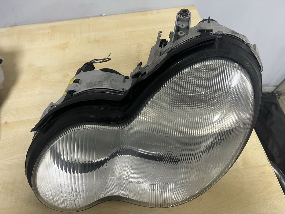 Фара ліва,права,Mercedes W203,c klasse,2000-2007рік