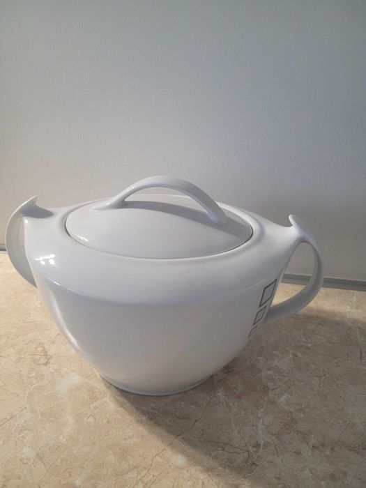 Serwis obiadowo-kawowy dla 12 osób z porcelany