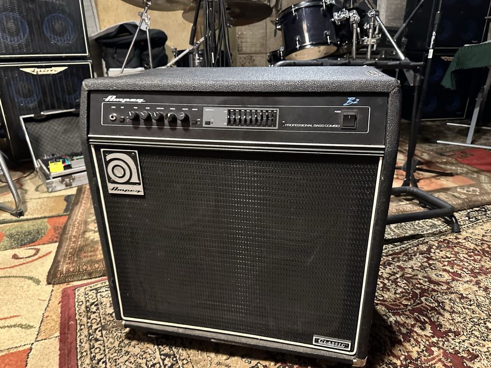 Combo Ampeg B2-48 (USA) głośniki 4x8 cali