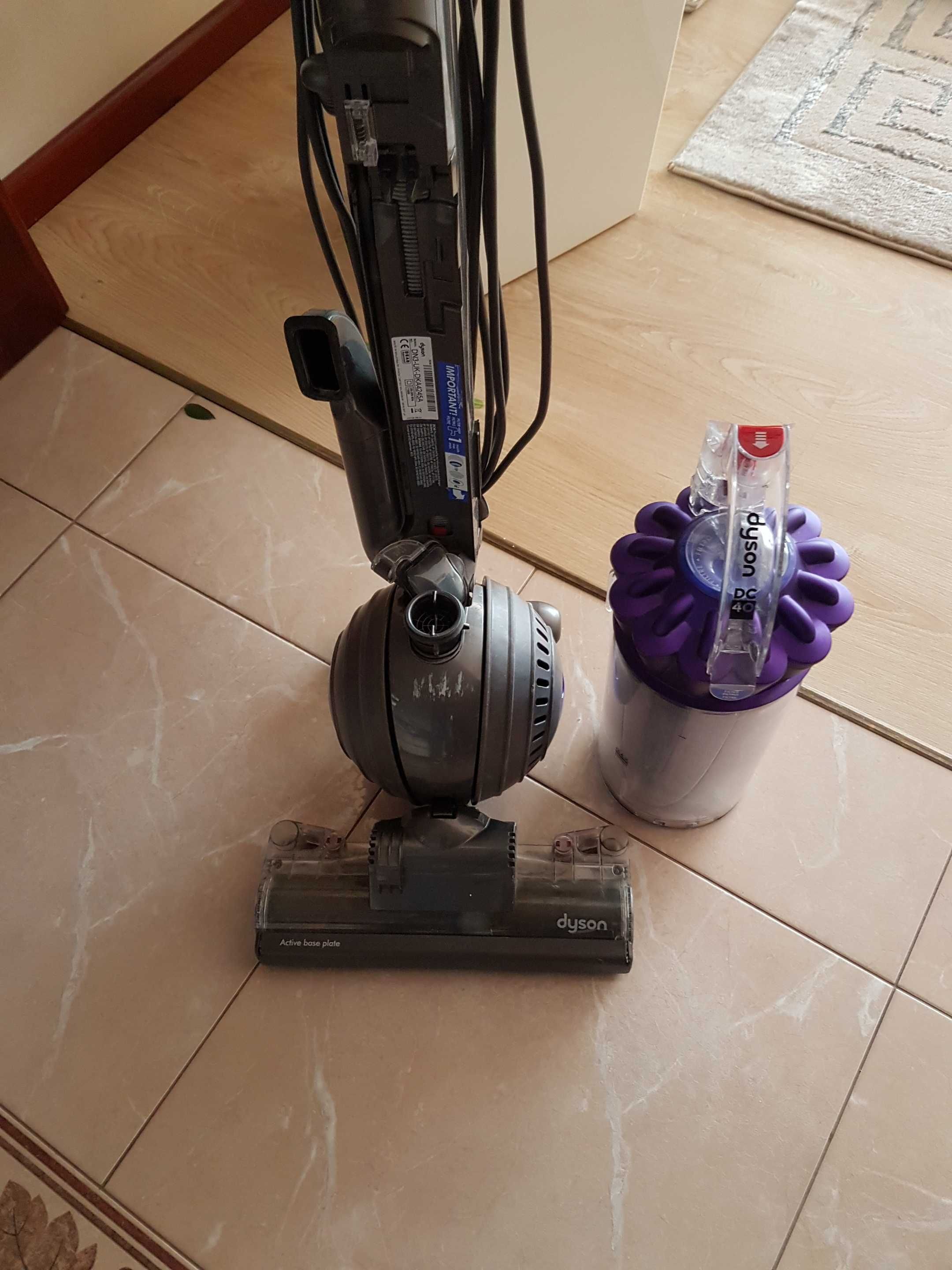 Odkurzacz Dyson DC40 -Bardzo ładny turbo szczotka