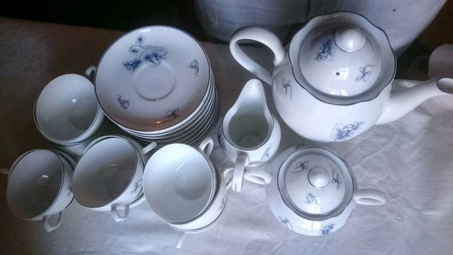 2 Serviços de chá em porcelana Vista Alegre antigo