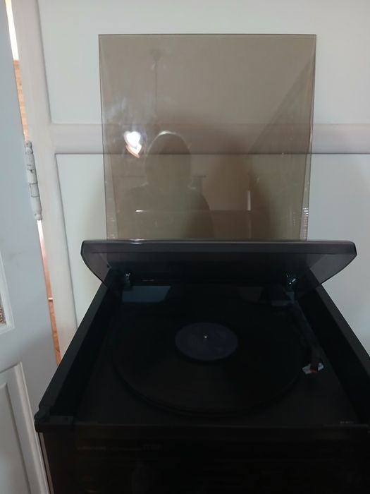 Aparelhagem Grundig, especificamente o modelo CC 660.