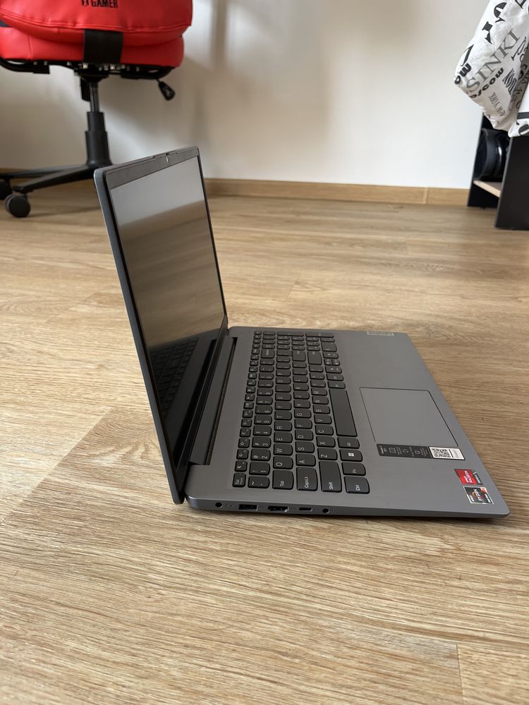 Sprzedam laptopa lenovo