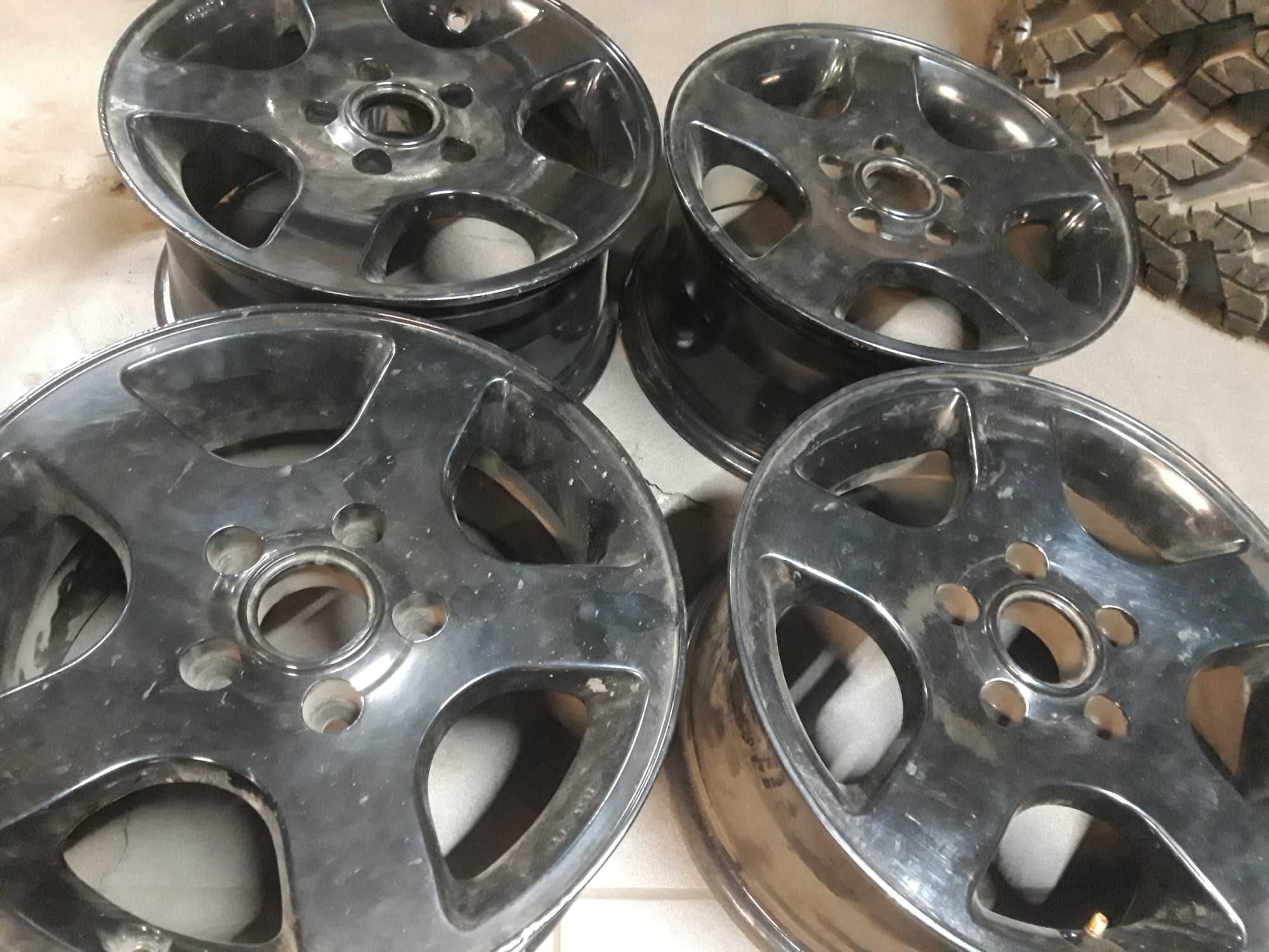 Felgi 5x114,3 15 czarne Mazda Hyunday Toyota Honda Mitsubishi