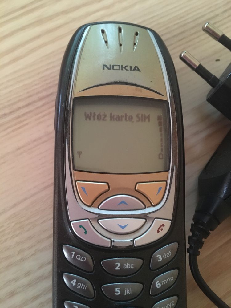 Złota, kultowa Nokia 6310i