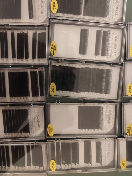 Zestaw paletek z rzęsami do przedłużania rzęs