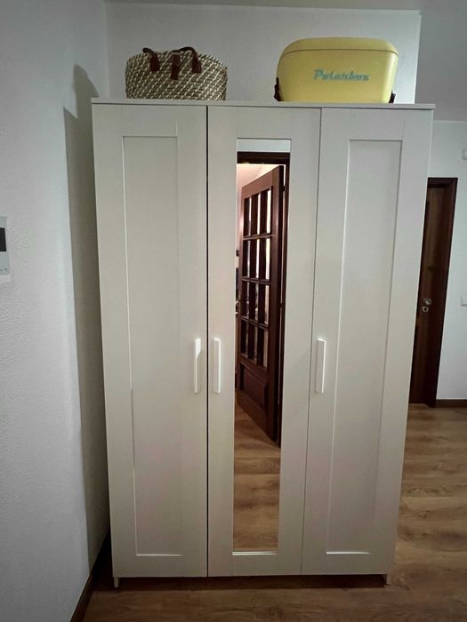 Roupeiro IKEA BRIMNES 3 portas — branco 117×190 cm