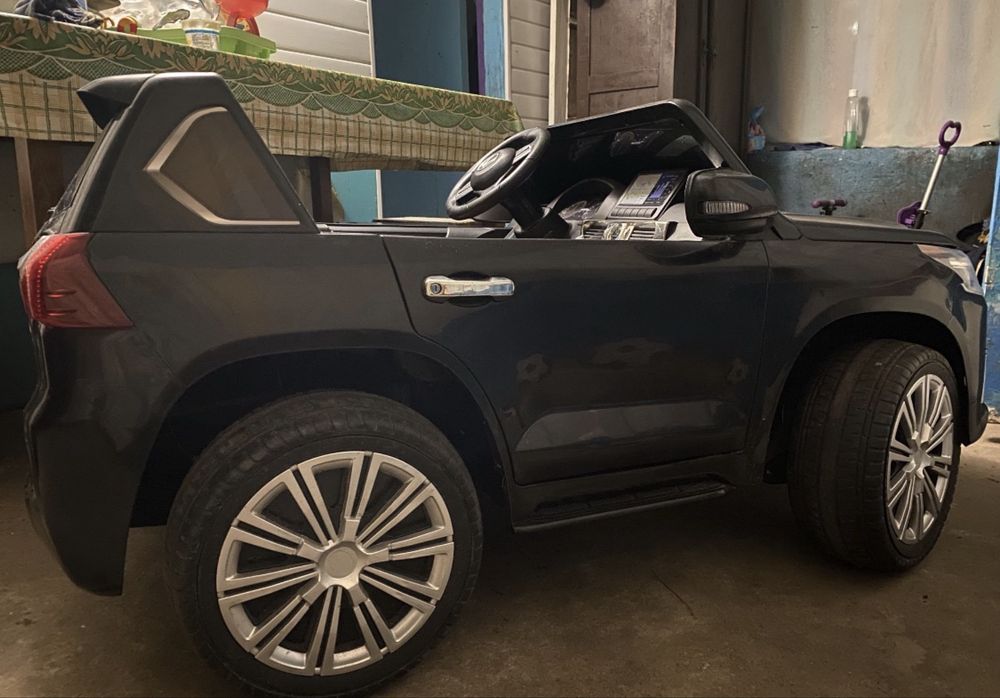 Електро автомобіль дитячий Lexus lx-570