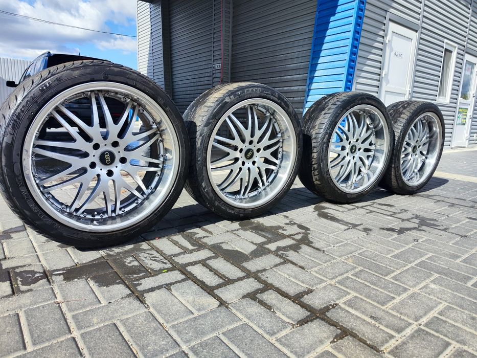 Диски Audi 22 радіус, з шинами 265 40 22