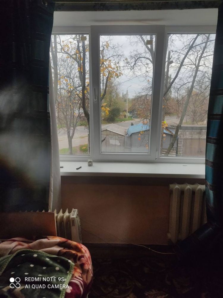 Продаж кімнати по вул.Осіння лівий берег.