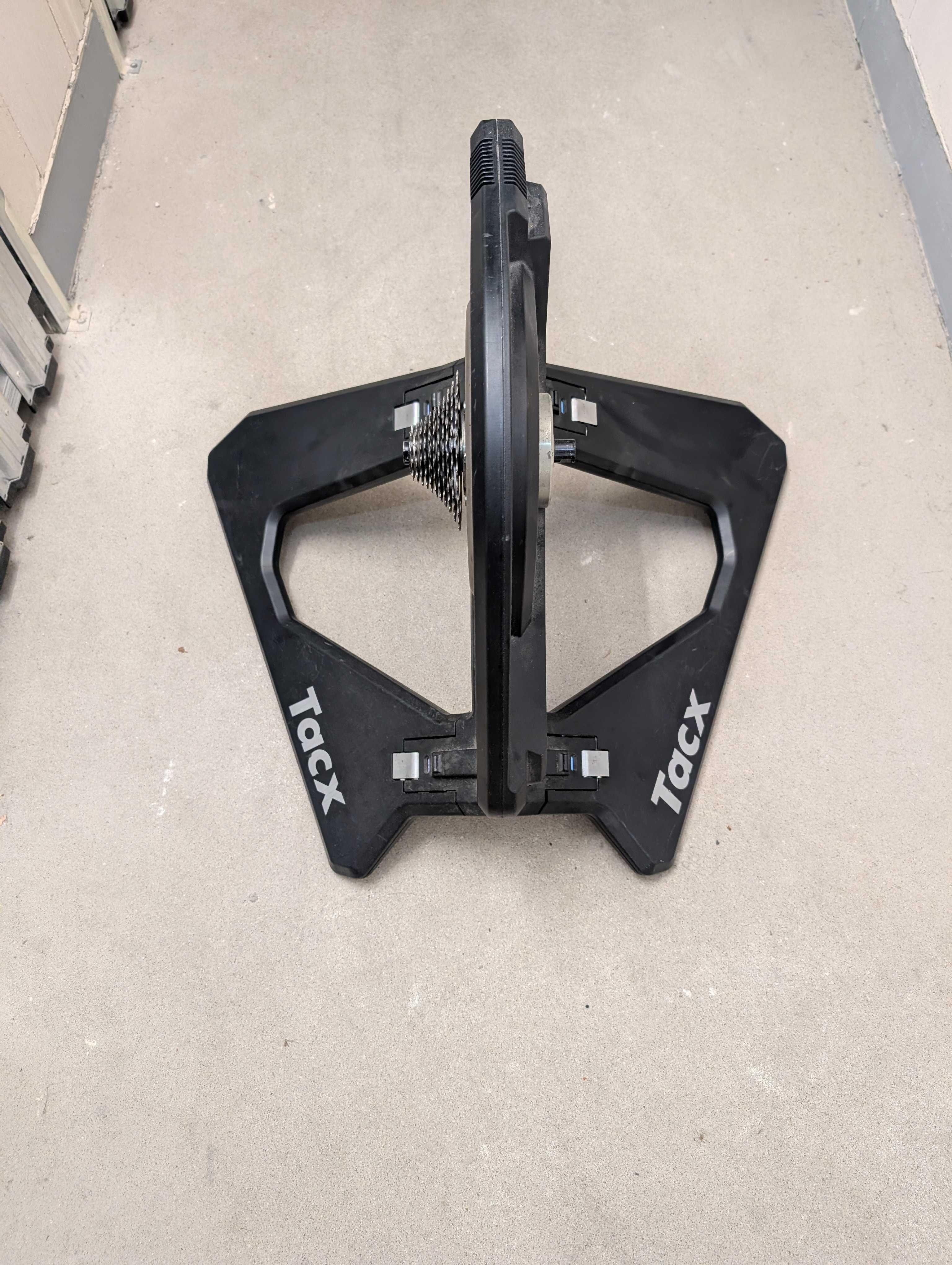 Tacx Neo Smart T2800 – trenażer interaktywny Direct Drive
