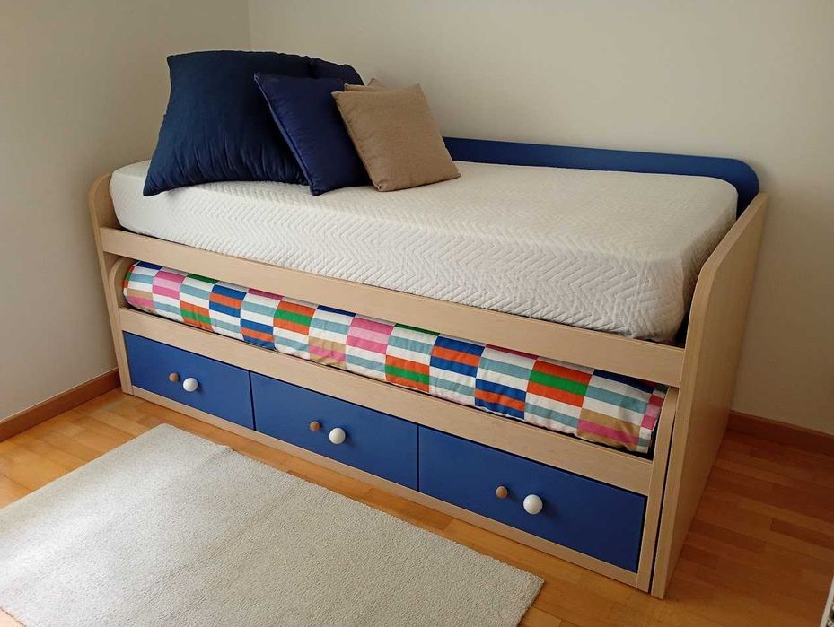 Cama dupla com gavetão