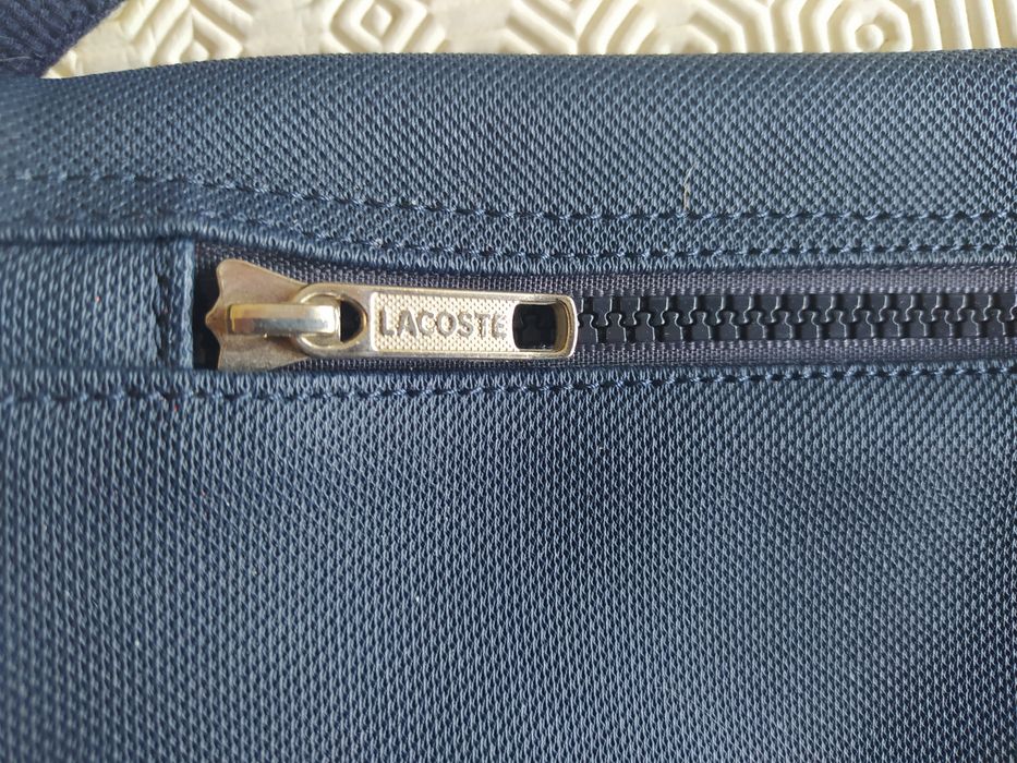 Mala de senhora Lacoste