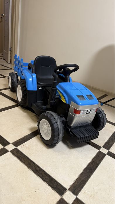 Продам Трактор дитячий на акумуляторі