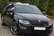 Skoda Octavia VRS-Autom/Panor/Xen+LED/Alu18/Navi/Klimatr/Skór+Alcant/Parktr/Temp/FUL