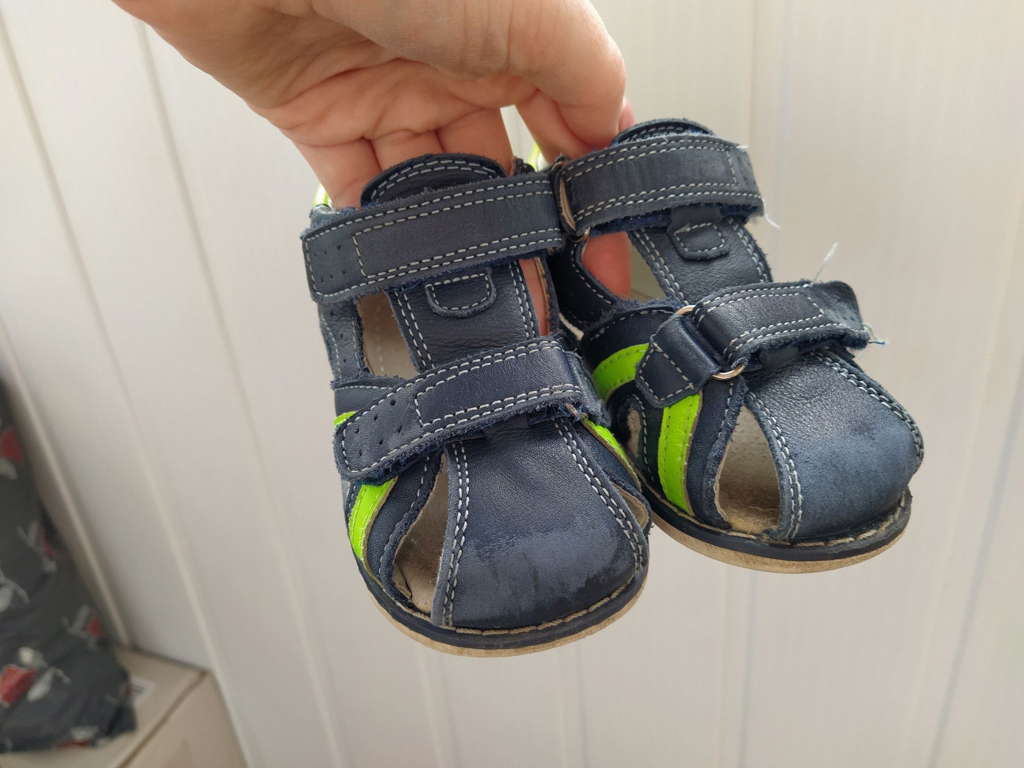 Босоножки сандалии детские 22 размер 13.5 см.