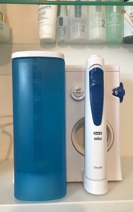 Пристрій для очищення між зубами