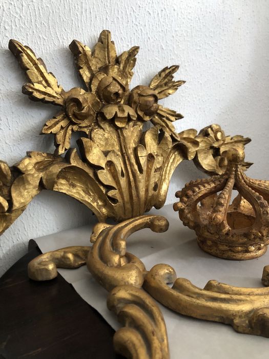 Varias talhas douradas