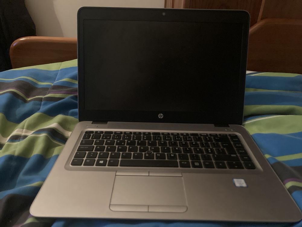 Portátil HP EliteBook com Windows – teclado com defeito