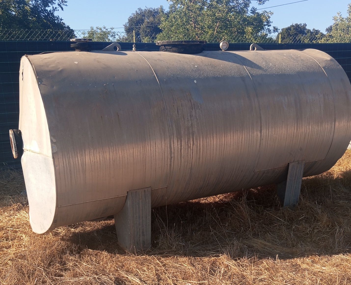 Depósito de 5500 litros em ferro