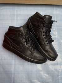 Кросівки Nike jordan 1 mid black