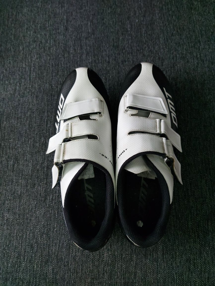 Sapatos de encaixe