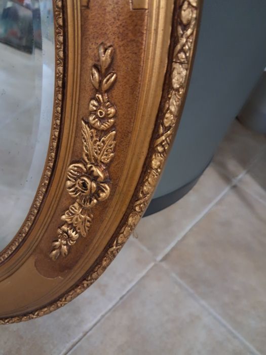 Espelho de parede dourado