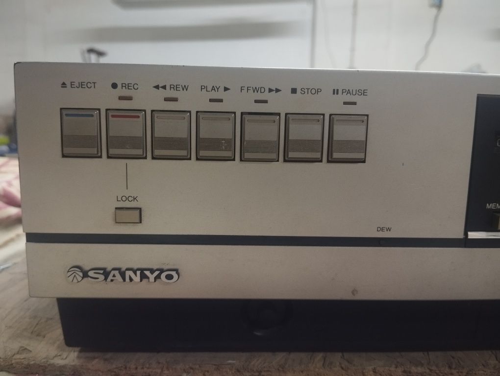 Video gravador Beta. Sanyo VTC 5300p