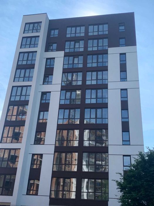 Продаю квартиту в центральній частині міста поряд озера