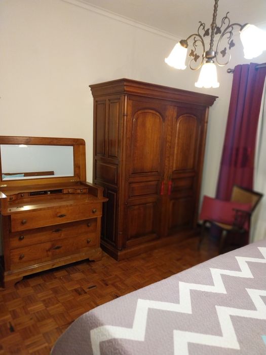 Alugo quarto numa vivenda