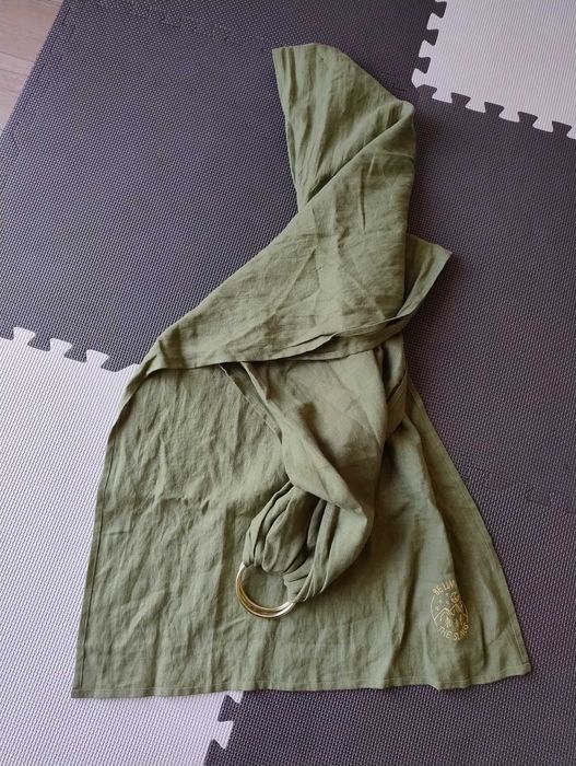 Lniana chusta kółkowa Olive firmy The Slings