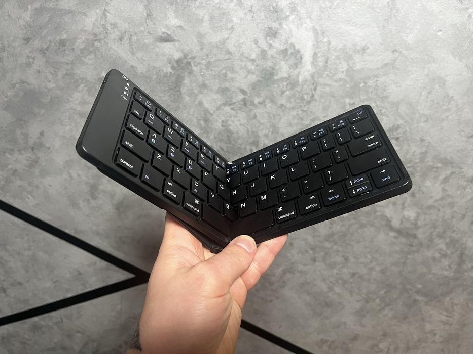 Складна повнорозмірна bluetooth клавіатура BOW