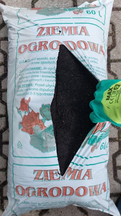 Kora sosnowa Ziemia ogrodowa uniwersalna Torf Kompost Pułtusk