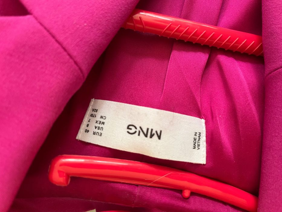 Piękna marynarka fuksja MNG na metce 40, wg mnie to duże M jak nowa