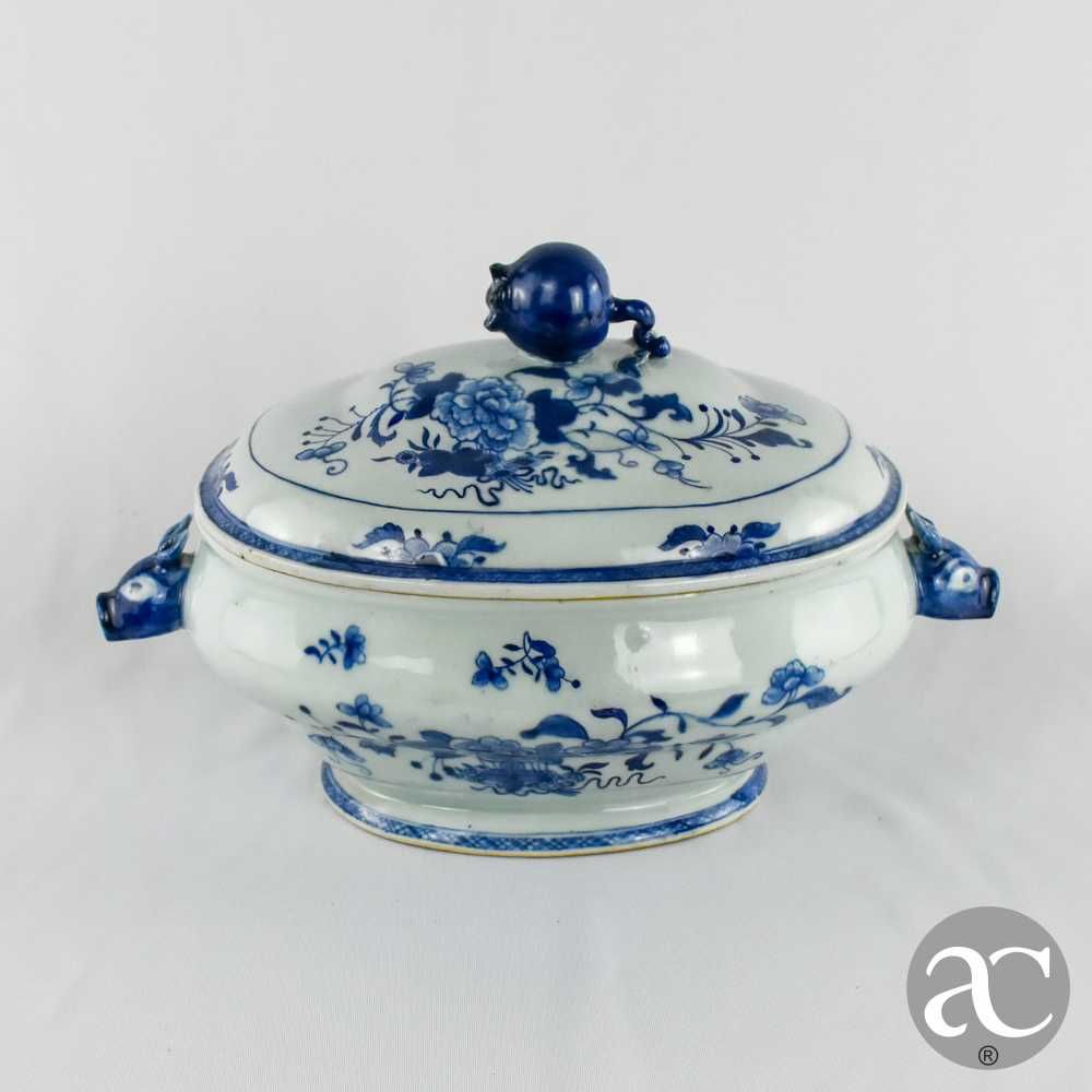 Terrina porcelana da China, Período Qianlong, séc. XVIII