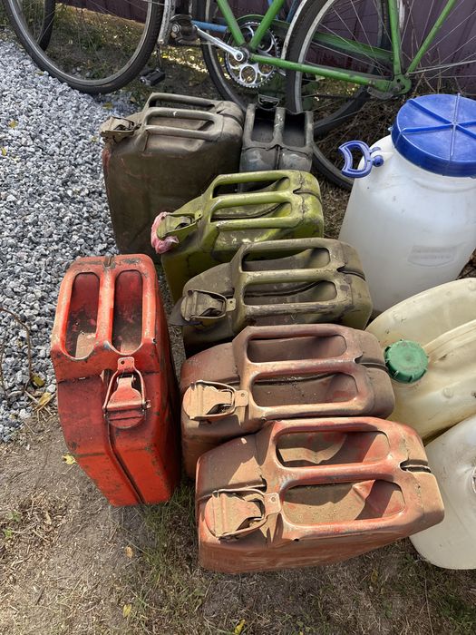 Продам каністри для бензину , дизелю