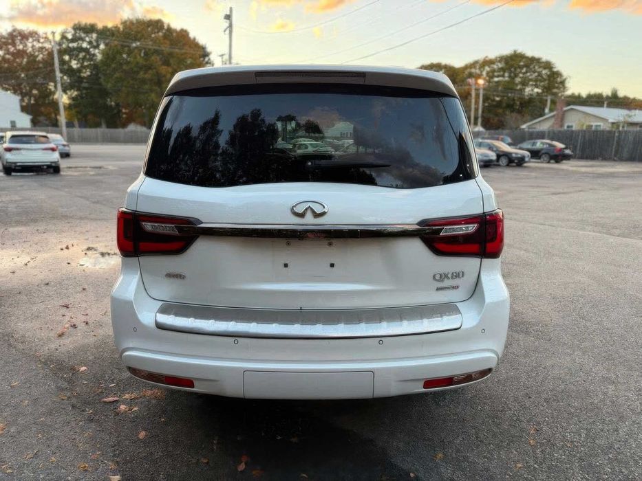 INFINITI QX80 Luxe      2020