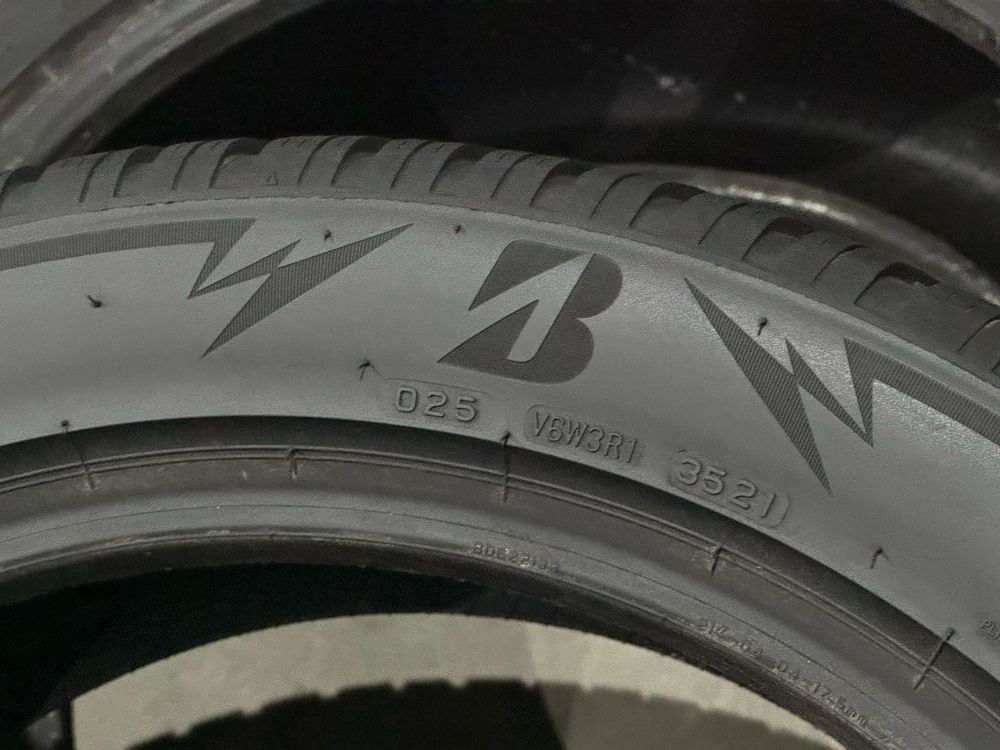 275/45 R21 110V Bridgestone Blizzak LM005 | Пара | Зима | Італія |