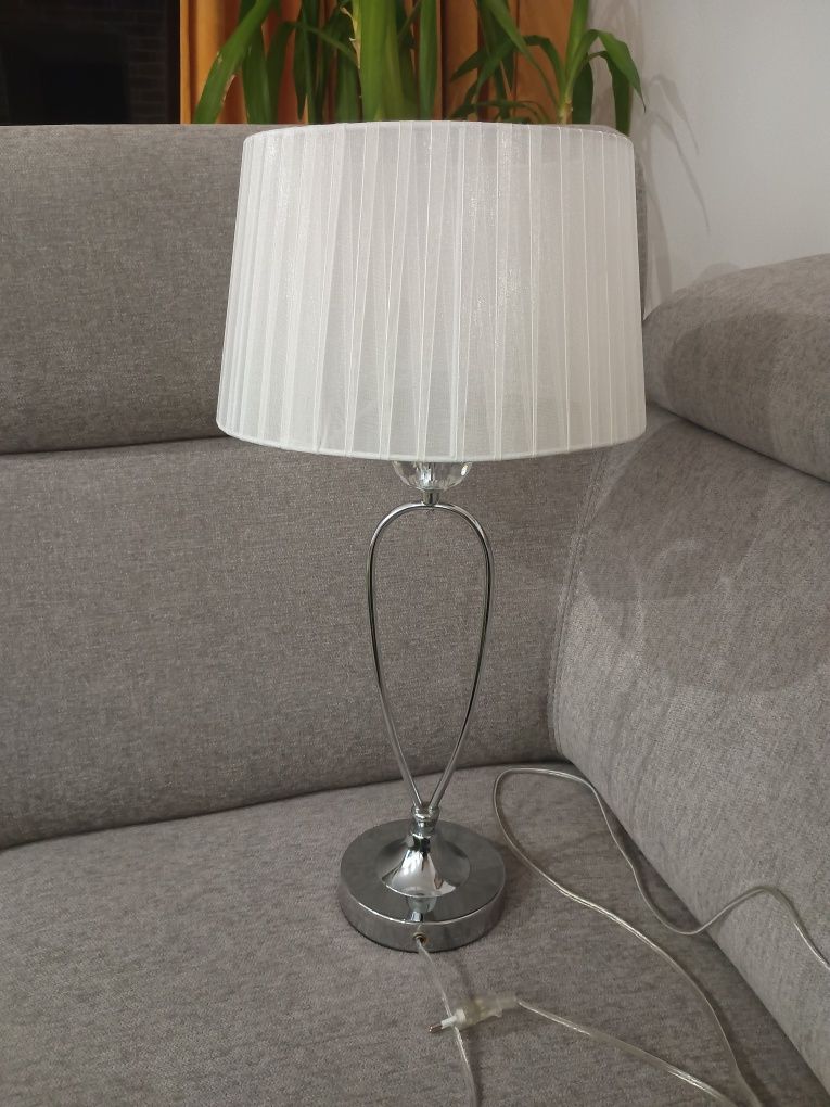 Sprzedam lampę na komodę