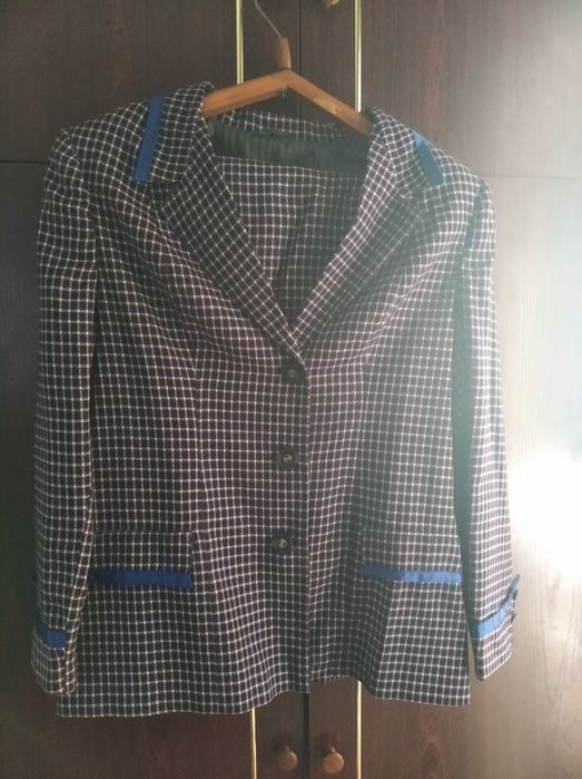 Продам костюм женский новый шерсть 50-54