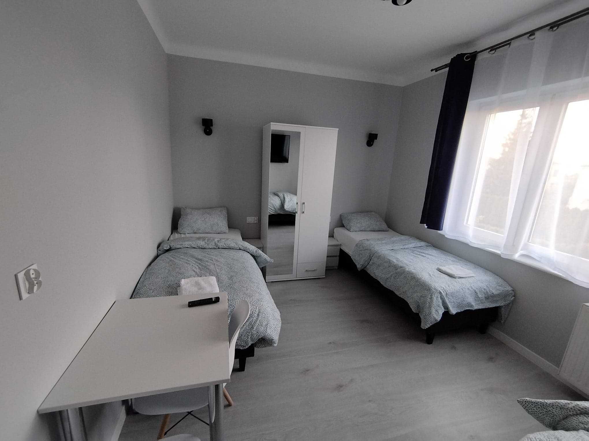 Pokoje gościnne noclegi hostel kwatery wifi smartv50" lodówka